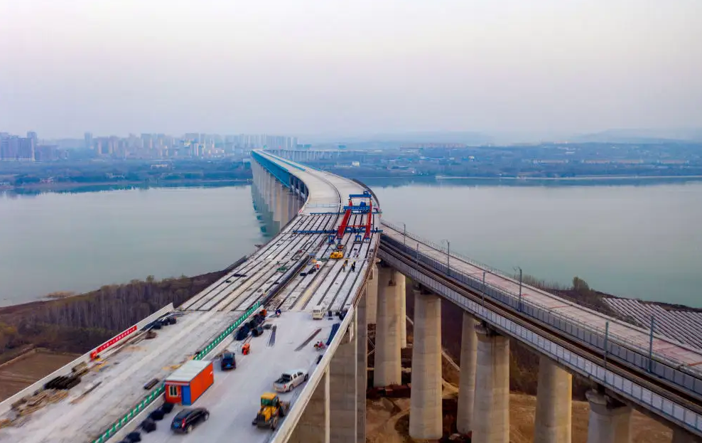 广州市两条高速公路扩建