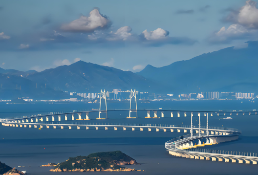 修建港珠澳大桥的提议人是香港商人！ 第1张