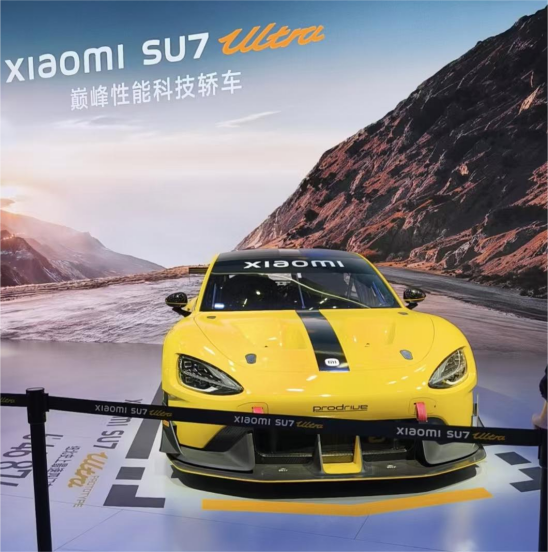 直击广州车展：雷军的车“很亮眼”，但余承东的车“更神秘” | 次世代车研所 第7张
