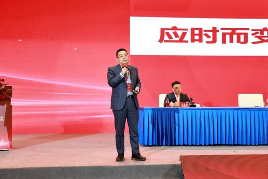 张德芹在茅台葡萄酒公司2025年度市场工作会上强调:丰富茅台产品线、拱卫茅台品牌、传播茅台文化 第13张 张德芹在茅台葡萄酒公司2025年度市场工作会上强调:丰富茅台产品线、拱卫茅台品牌、传播茅台文化 第13张